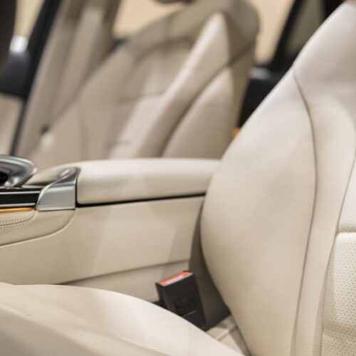 DETERGENTI, PULITORI E PRODOTTI PER LA CURA DI DIVANI E SEDILI AUTO